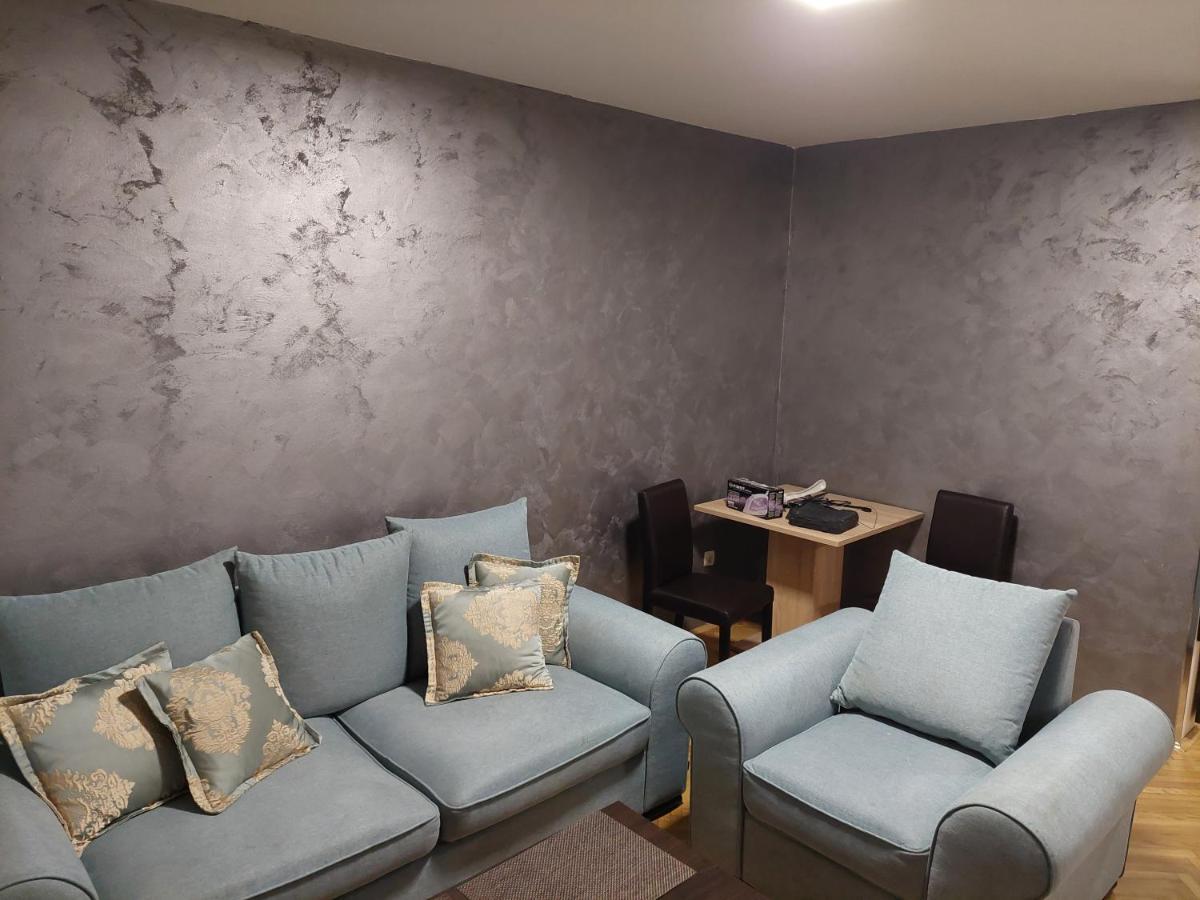 Apartmani Jasmin 노비사드 외부 사진