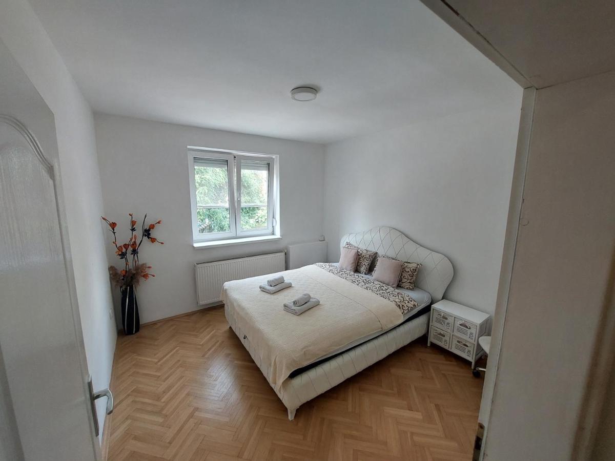 Apartmani Jasmin 노비사드 외부 사진