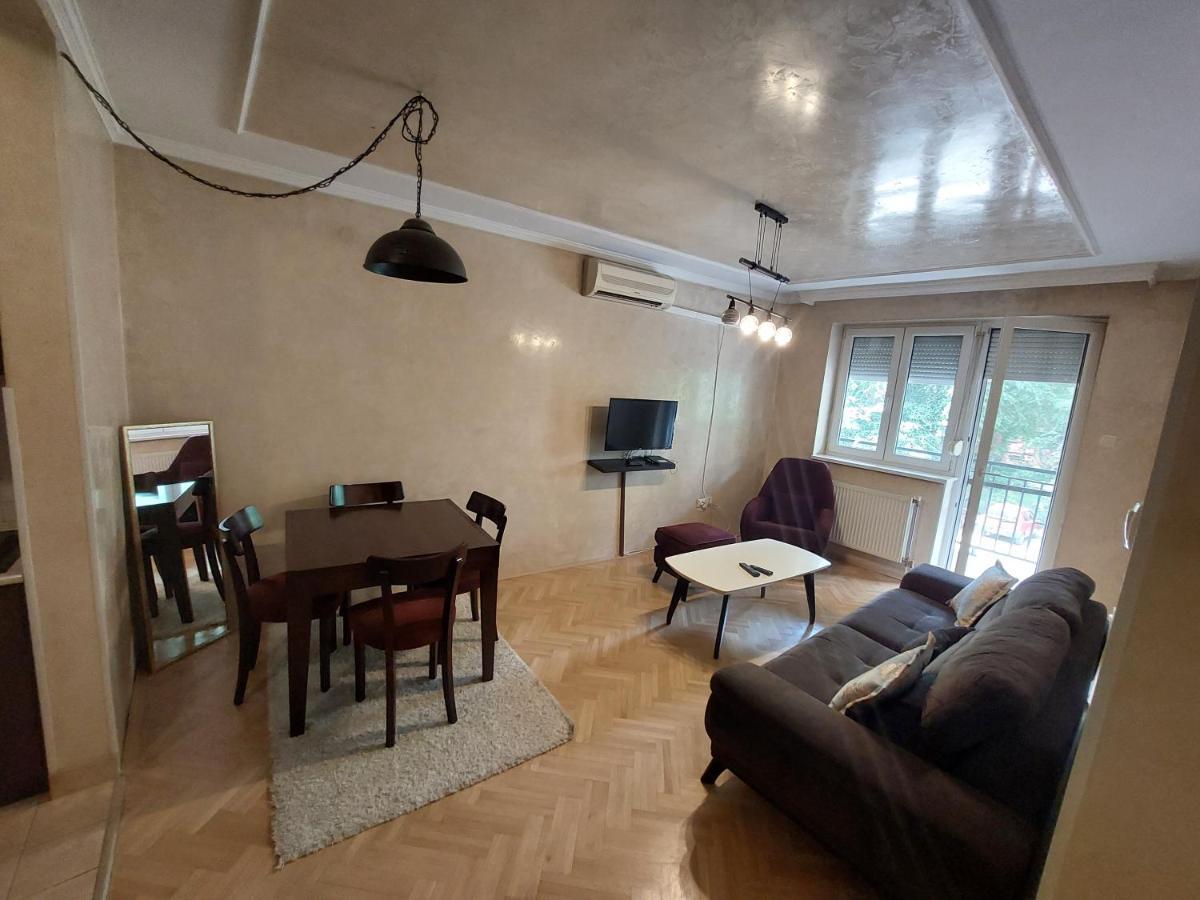 Apartmani Jasmin 노비사드 외부 사진
