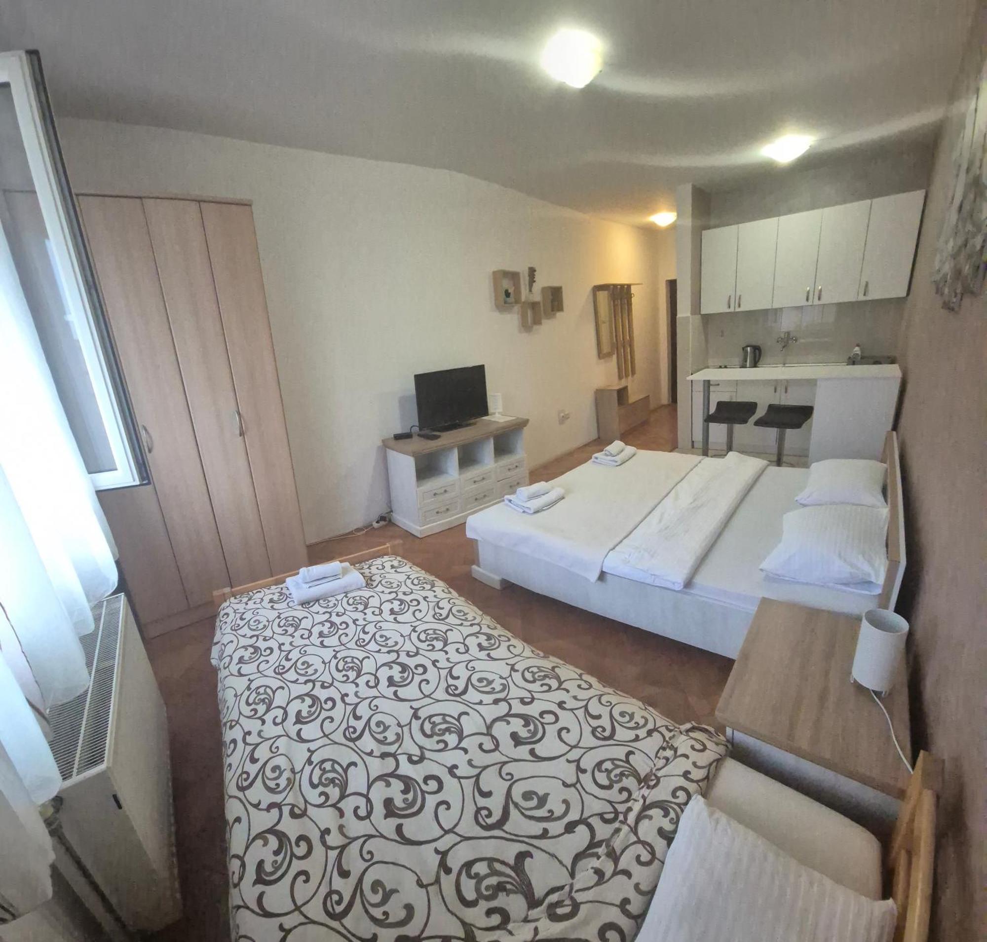 Apartmani Jasmin 노비사드 외부 사진